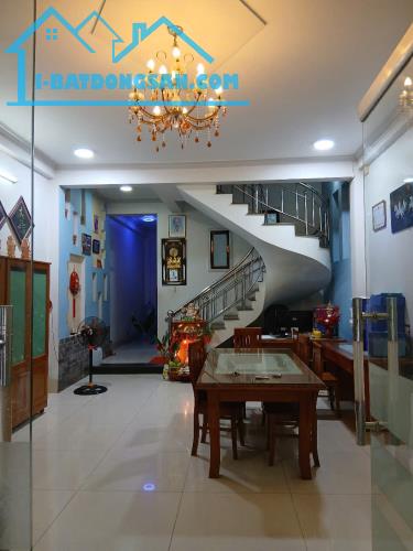 Продаётся дом, 3 спальни, 100 м², Phú Thủy