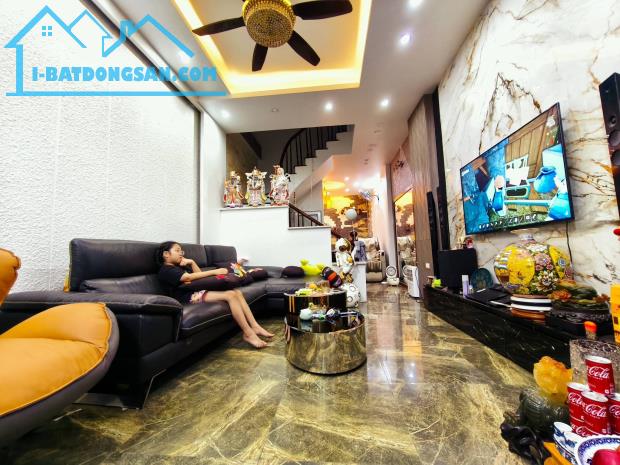 SIÊU HIẾM VÕNG THỊ - HÀNG XÓM HỒ TÂY - Ô TÔ TRÁNH TRƯỚC CỔNG - DÂN XÂY 5 TẦNG CHẮC CHẮN -