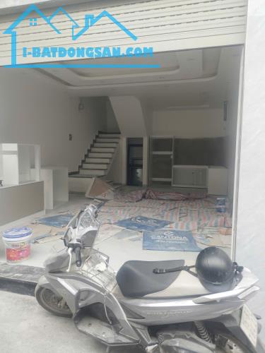 BÁN NHÀ 3 TẦNG XÂY MỚI – Ô TÔ ĐỖ GẦN NHÀ – GIÁ 2,98 TỶ