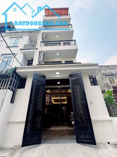 Nhà Thanh Am 58m² x 5 tầng, thang máy, gara ô tô, giá nhỉnh 13 tỷ.