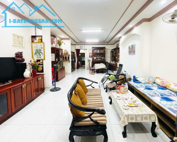 Nhà 4 tầng ở ngay, Hẻm Xe Tải, Phạm Văn Hai, 5.2x21m, 108m2, chỉ 23.x tỷ TL