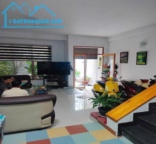 Bán nhà hạ chào 2 tỷ, 2 mặt HXH Bùi Đình Tuý, P. Bình Thạnh, TPHCM, 110m2, 4 tầng. gía rẻ