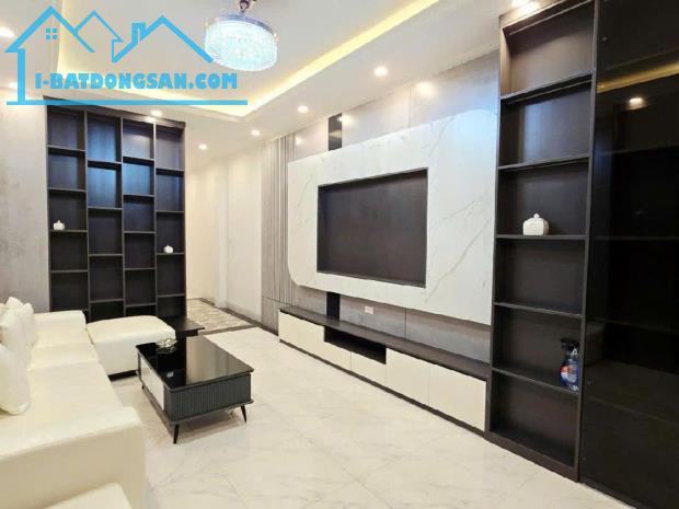 Nhà Hồng Tiến 55m² x 6 tầng, thang máy, giá nhỉnh 14 tỷ, Long Biên