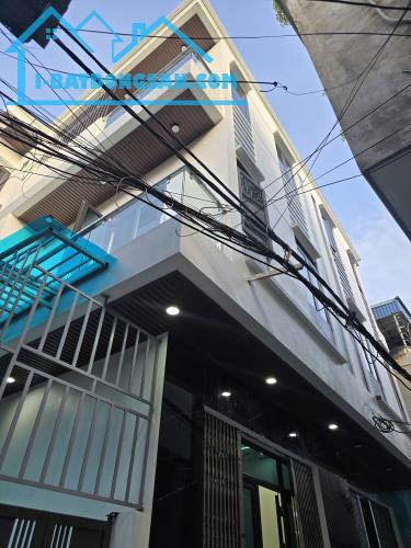 BÁN NHÀ 2 TỶ 850 TRIỆU, NGÕ ĐƯỜNG TRƯỜNG CHINH, 55 M2 x 3 TẦNG