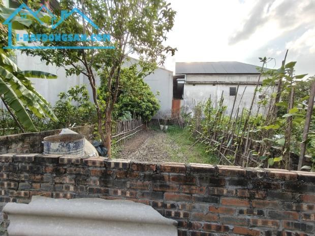 Hơn 3 tỷ đồng thôi. Đối diện ĐG Bắc Hồng, 55m2, mt4.3m, 5 chỗ, thông, Đông Anh, 3.65 tỷ.