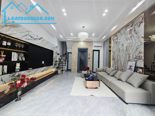 🔥🔥🔥 NHÀ ĐẸP Ở SƯỚNG – LÔ GÓC – THANG MÁY – TRUNG TÂM BA ĐÌNH – NHỈNH 12 TỶ 🔥🔥🔥 🏡