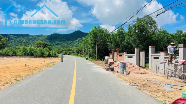 SIÊU RẺ! 231m2 ngang 10m ngay chân núi Minh Đạm chỉ 980tr. Sổ hồng, công chứng ngay -Lô đấ