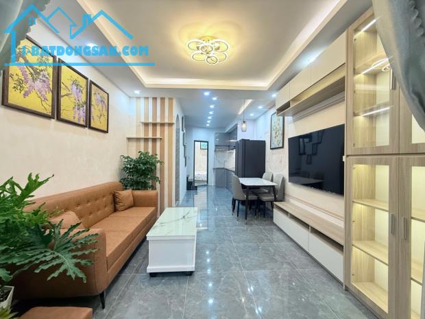 [H2440] NHÀ 2 TẦNG ĐẸP SÁT ĐH VĂN LANG - GIÁ ĐẦU TƯ 6.X TỶ