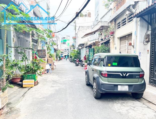 Nhà đẹp 3 tầng ở ngay, Hẻm Xe Tải thông, Lê Ngã, Tân Phú, 55m2, hơn 8 tỷ TL