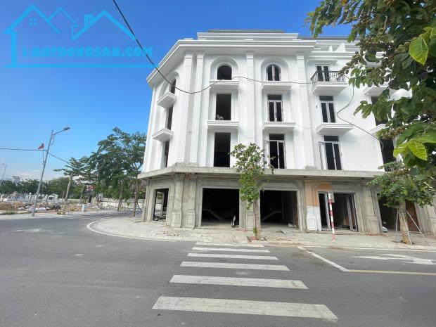 Chỉ từ 3,9 tỷ sở hữu ngay shophouse 5 tầng nằm tại lõi trung tâm TP Nam Khánh Hòa