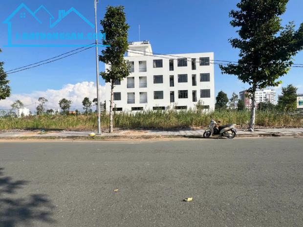Hàng Ngộp 🏡Bán Nền Khu STK – Đối Diện Bệnh viện Đa khoa Quốc tế SIS ☎️ 0939.86.87.88 Bưở