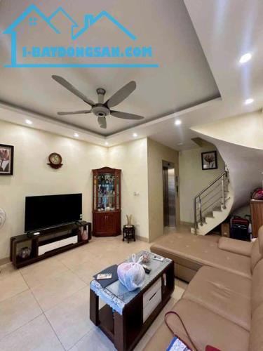 Bán Nhà Phố Lê Duẩn, P. Cửa Nam, 2 mặt tiền, 1 nhà ra phố, KO QH, 32m2, 5 tầng thang máy