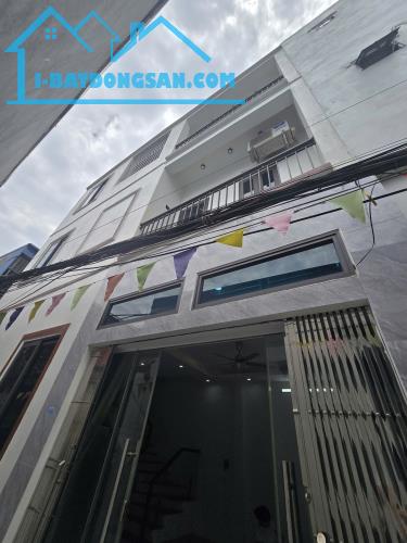 BÁN NHÀ 2 TỶ 050 TRIỆU, NGÕ NÔNG GIẢI PHÓNG ,45 M2 x 3 TẦNG