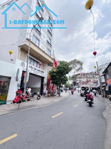 Bán Gấp Nhà Mặt Tiền Quận 1 - 5 tầng 60m2 (3.4 x 18) Sổ đẹp - Phù hợp mua ở hoặc cho thuê