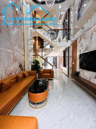 SIÊU PHẨM 5 TẦNG ĐẸP LUNG LINH TẶNG NỘI THẤT- 70M2 (4x17.3)- HẺM 8M ĐƯỜNG M1. CHỈ HƠN 7 TỶ