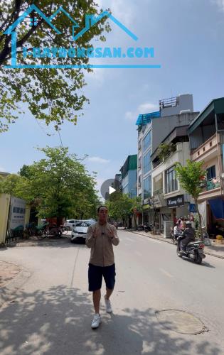 LÔ GÓC 50m² NGÕ 373 NGỌC HỒI NHÀ 3 MẶT THOÁNG VỀ XÂY Ở LÀ ĐẸP