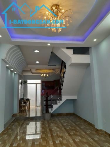 [L2449] Nhà sát Senturia Vườn Lài đường 9m thông thoáng, giá 8.x tỷ