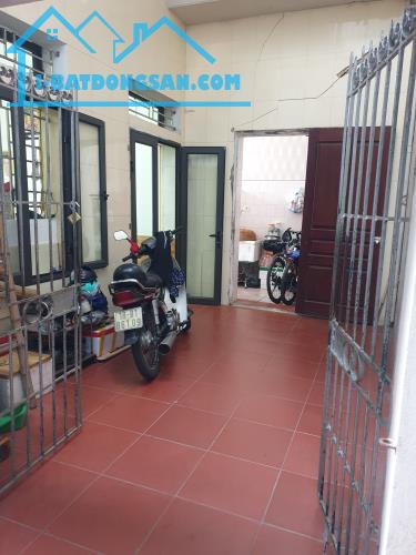 BÁN NHÀ 1.8 TỶ 2 TẦNG 77M2 CHỈ SAU NHÀ MẶT ĐƯỜNG THÁI BÌNH