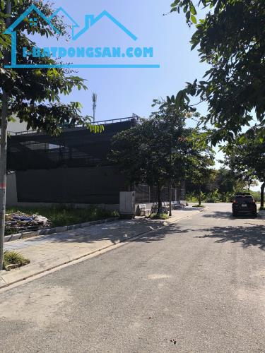 Bán Đất 250m2 Khu C - Khu đô thị Nguyên Khê - Đông Anh - Hà Nội. Giá 105tr/m2