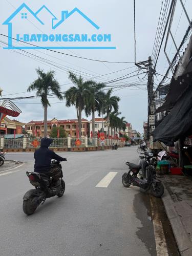 CỰC HIẾM-LÔ GÓC - CHIA LÔ - NGAY SÁT TT XÃ MỄ SỞ- OTO TẢI TRÁNH NHAU - 110m2