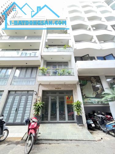 Siêu phẩm sát mặt tiền Út Tịch (DT 5.2x20m) 6 tầng tiện ở liền