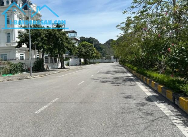 29,9 tỷ CẦN BÁN ĐẤT 284M LÔ GÓC KĐT XUÂN THÀNH / 0912.547.205