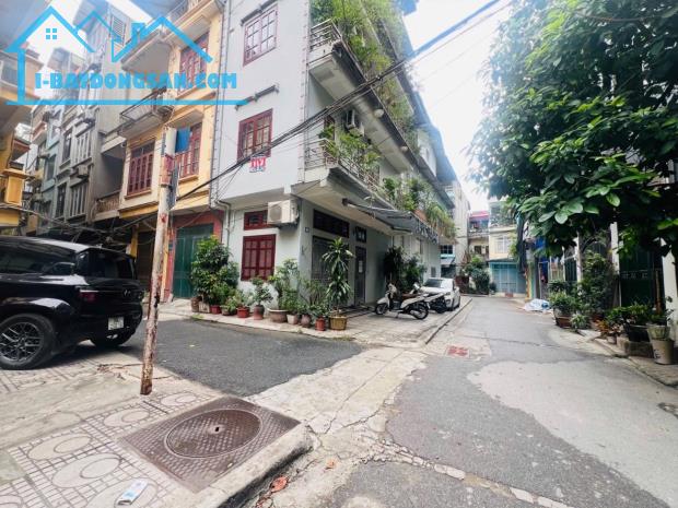 Bán Nhà Phố 8/3, 10M RA Ô TÔ VỈA HÈ, 30m2 x 5 tầng, Sổ đỏ đẹp, khu phân lô - Giá 7,6 Tỷ