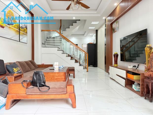 BÁN NHÀ 4 TẦNG NGÕ PHƯƠNG LƯU, CÁCH MẶT ĐƯỜNG 20M, Ô TÔ ĐỖ CỬA, 45M², GIÁ 3,45 TỶ