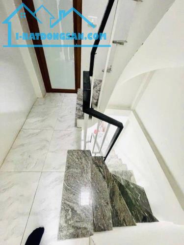 NHÀ MẶT NGÕ-PHỐ NGUYỄN LƯƠNG BẰNG-Ô TÔ ĐỖ CỬA- KD-3 TẦNG-DT31M GIÁ CHỈ 9.5 TỶ