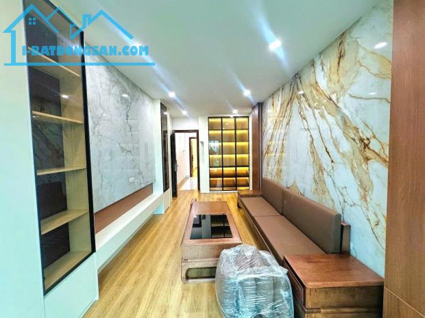 BÁN NHÀ VIP GIẢNG VÕ - 5 TẦNG THANG MÁY - VÀI BƯỚC RA PHỐ, 55M GIÁ 16.5 TỶ
