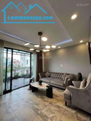 Cát Linh - Toà 160m² MT 10m - KD hỗn hợp - 3 ô tô tránh - Gần phố - TM - Dòng tiền 1,3 tỷ