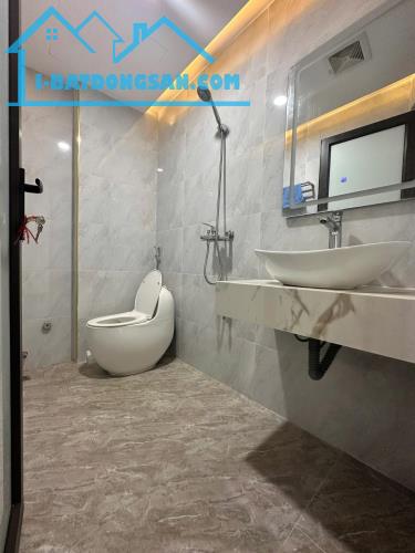 BÁN NHÀ MẶT PHỐ HOÀNG MAI GẦN ĐỀN LỪ, 7 TẦNG THANG MÁY ĐƯỜNG Ô TÔ RỘNG, KINH DOANH.