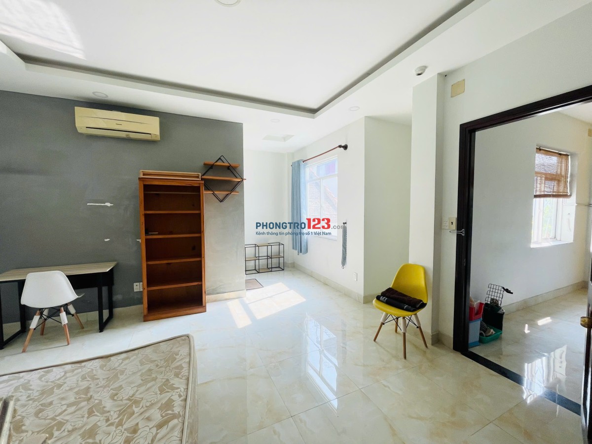 Cho thuê căn hộ 1 phòng ngủ- đủ nội thất ngay Trần Não - quận 2