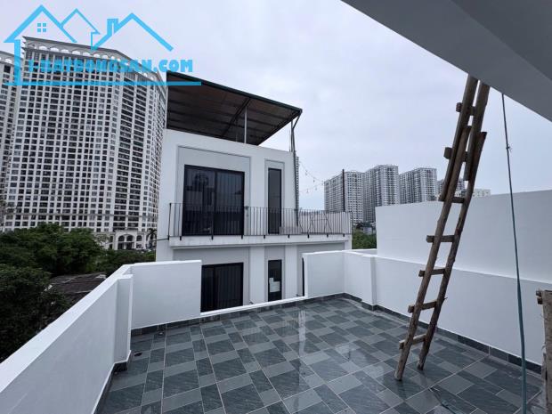 Bán Nhà Phố Minh Khai, oto vào nhà - 50m2 x 5 tầng thang máy xây mới - KO QH - Giá 12,8 Tỷ