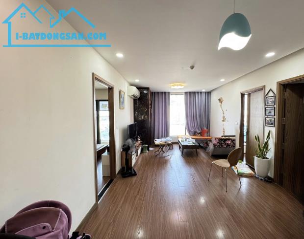 Bán Căn Hộ Chung Cư CT2 ĐN2 Khu Đô Thị Định Công. Đường 2,5. 3 ngủ, DT 81m2, Giá 6.3 Tỷ.