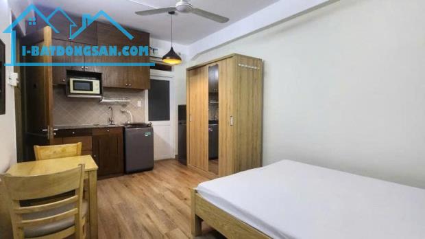 Bán Gấp Căn Hộ Dịch Vụ đường Trần Quốc Thảo, Quận 3 - 5 tầng 8 CHDV, Chỉ 3 căn ra mặt tiền