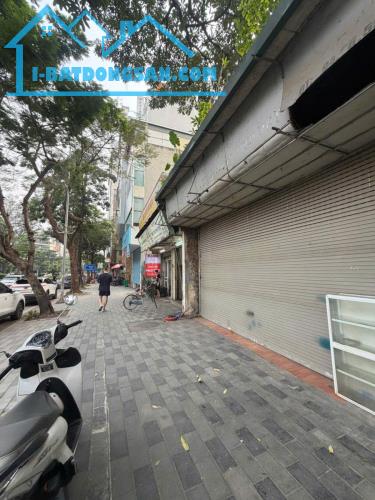 Bán Đất Lô Góc MP Lạc Long Quân Sát Vườn Đào 200m2 Mt Dài 30m Xây Cao Tầng View Hồ 160 Tỷ