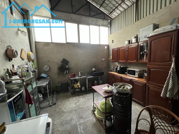Bán Nhà Phố Lý Nam Đế, khu Quân Đội - OTO đỗ cửa 40m2 x 3 tầng - Nhà 2 thoáng - Sổ riêng