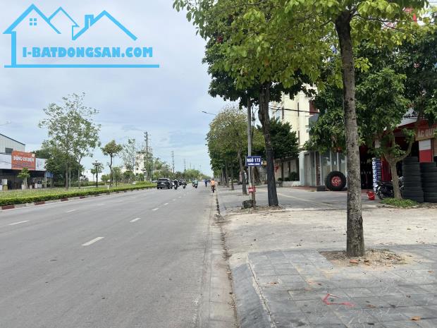 Bán đất lô góc thương mại dịch vụ mặt đường Trường Chinh, TP HD, 724m2, 3 mặt đường