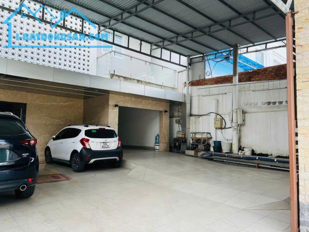 Bán Khách Sạn 1 trệt 5 lầu gần Quảng Trường, Trung Dũng, Biên Hòa, 180m2, giá 21 tỷ.