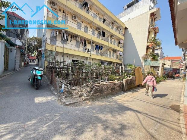 OTO 7 CHỖ VÀO ĐẤT - NGÕ THÔNG - LÔ GÓC KINH DOANH NHỎ - GẦN VIN 1 - TRUNG TÂM TRÂU QUỲ- TH
