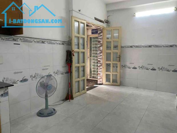 Chủ gấp bán Nhà 3 lầu ngay chợ Tân Bình , 50m2 giá 3.36 tỷ