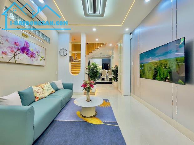 PHÚ NHUẬN - Ô TÔ ĐỖ NGAY NHÀ_53M2 4 LẦU MỚI ĐẸP_LÔ GÓC 2 MẶT TIỀN CỰC ĐẸP - CHỈ 10.x TỶ