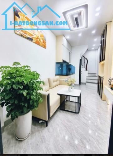 Bán Nhà Khu Vực Hai Bà Trưng 39m2 5 Tầng Mặt Tiền 3.2m Chỉ Nhỉnh 4 Tỷ