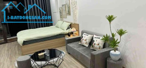 Bán tòa nhà 8 tầng phố Trích Sài, diện tích 75m2, giá 35.8 tỷ