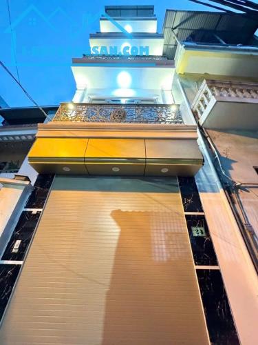 Nhà đẹp TT Chúc Sơn, ngõ trước nhà 4m, xe morning đỗ tận nơi, 30m ra ô tô tránh,DT33m5T