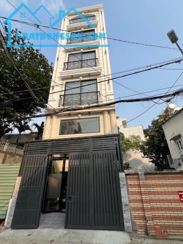 NHÀ XÂY MỚI 100% HẺM XE HƠI THÔNG – CÓ THANG MÁY – NƠ TRANG LONG BÌNH THẠNH