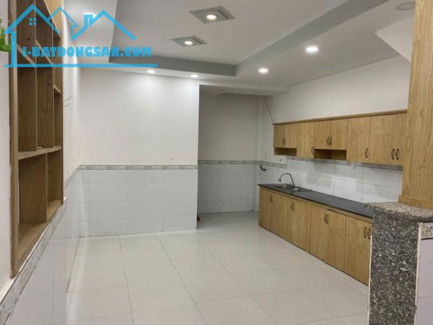 Q3-Bán Nhà HẺM BA GÁC THÔNG HUỲNH VĂN BÁNH- 49M2- 5.XT- NGANG RỘNG