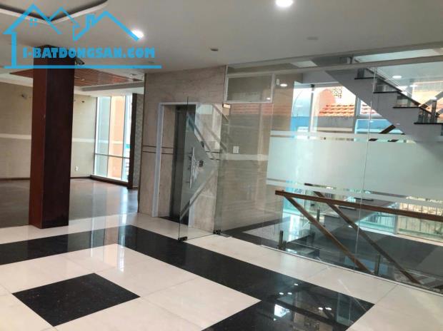 Siêu vị trí HXh 156/7/ Tô Hiến Thành quận 10 (DT 6x13m) 3 lầu tiện ở liền