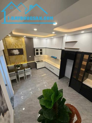 Mặt tiền nội bộ 81/ Thành Thái quận 10 (DT 8x18m) khu dân trí an ninh cao